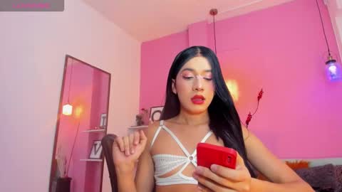 Snapshot of kristall_swan chatting on 09.26.25 Kristall online show from 09.26.25