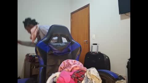 Snapshot of kristallvfs chatting on 01.20.25 kristallvfs online show from 01.20.25