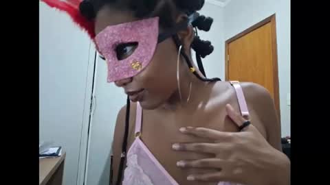 Snapshot of kristallvfs chatting on 02.12.25 kristallvfs online show from 02.12.25