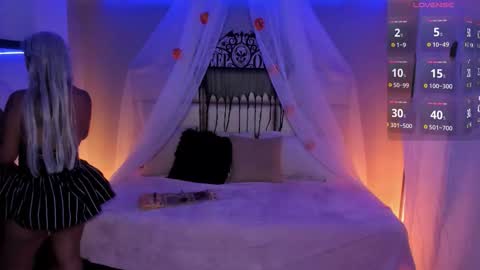 Snapshot of kristen_kassi chatting on 10.31.25 Kristen online show from 10.31.25