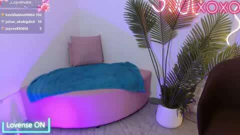 kristen_tay online show from 03.10.25