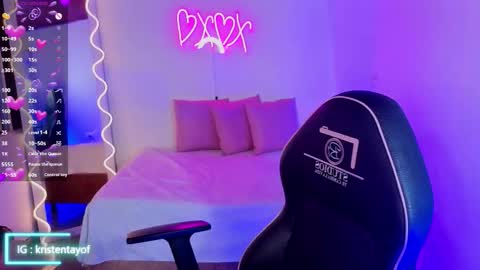 kristen_tay online show from 10.21.25