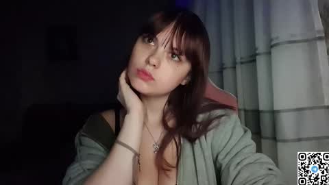 Snapshot of kristibloom chatting on 10.05.25 Christie online show from 10.05.25