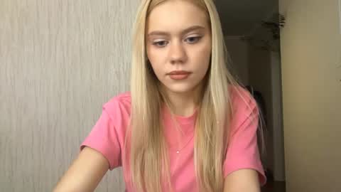 Snapshot of kristifelicien chatting on 06.18.26 Blake online show from 06.18.26