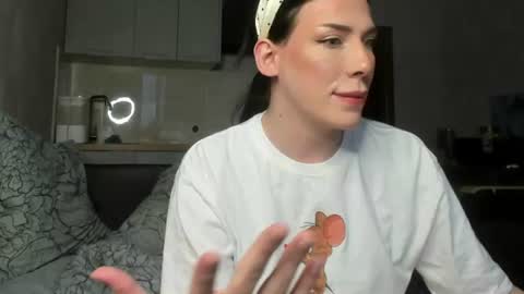 Snapshot of kristina_angel1 chatting on 06.26.26 polya online show from 06.26.26