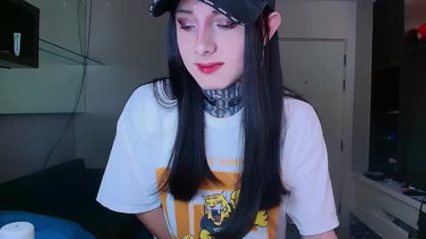 Snapshot of kristinaholland chatting on 02.26.25 kristina online show from 02.26.25