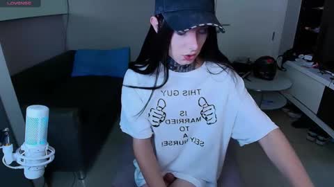 Snapshot of kristinaholland chatting on 03.08.25 kristina online show from 03.08.25