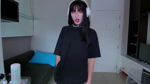 Snapshot of kristinaholland chatting on 03.11.25 kristina online show from 03.11.25