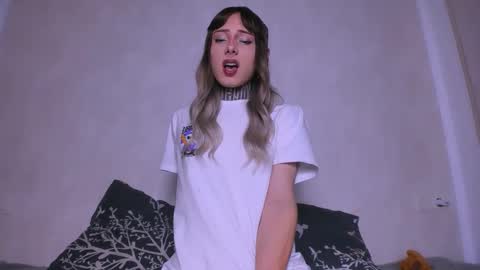 Snapshot of kristinaholland chatting on 10.16.25 kristina online show from 10.16.25