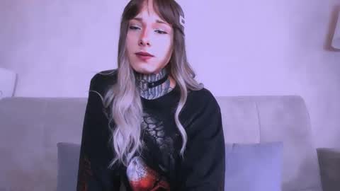 Snapshot of kristinaholland chatting on 11.08.25 kristina online show from 11.08.25