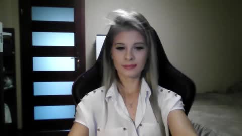 KristineAmore online show from 09.18.25