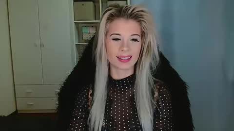 KristineAmore online show from 11.20.25