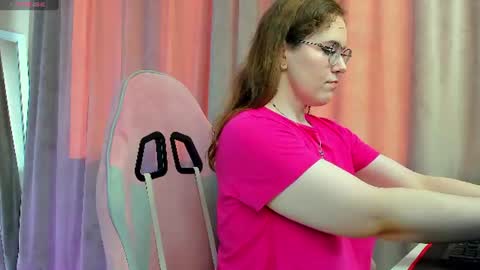 Snapshot of kristy_na_ chatting on 07.17.26 Kristina online show from 07.17.26
