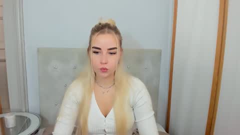 KristyFlowers online show from 03.08.25