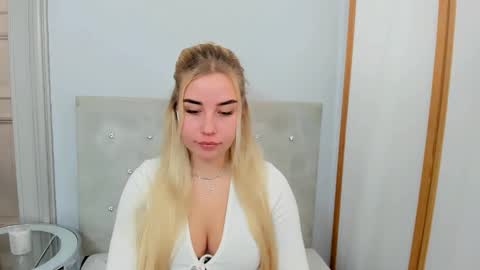 KristyFlowers online show from 03.11.25