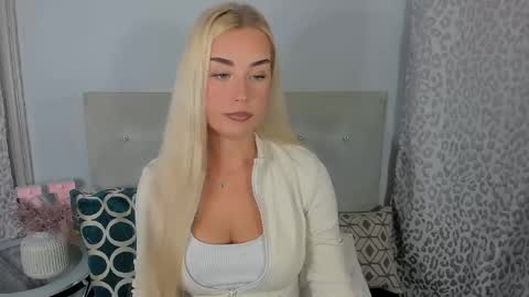 Snapshot of kristyflowers chatting on 05.05.26 KristyFlowers online show from 05.05.26