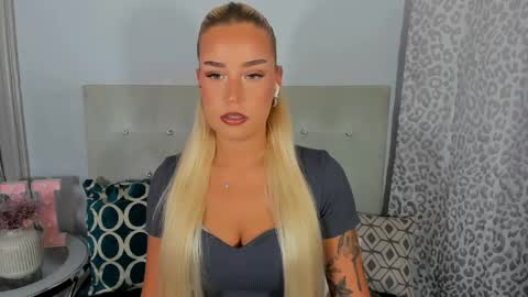 Snapshot of kristyflowers chatting on 05.28.26 KristyFlowers online show from 05.28.26