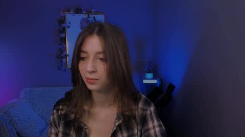 Snapshot of kristylovee chatting on 09.12.25 Kristy online show from 09.12.25