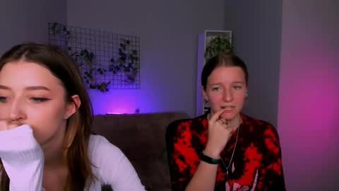 Snapshot of kristylovee chatting on 09.13.25 Kristy online show from 09.13.25