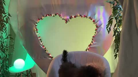 Snapshot of kristyspiritedaway chatting on 02.14.25 Kristy Nip slip shady  Best model on CB  online show from 02.14.25