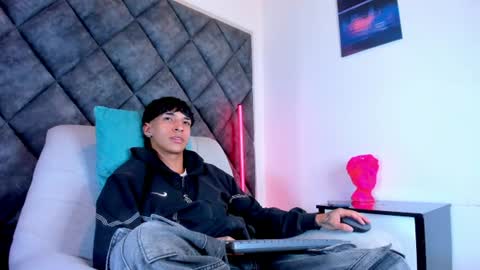 Kroy Wave  Muscle Tattoos Latino online show from 08.04.26