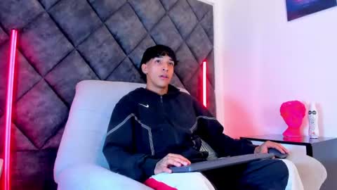 Kroy Wave  Muscle Tattoos Latino online show from 08.05.26