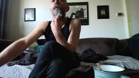 Snapshot of krummersaebel chatting on 02.19.25 krummersaebel online show from 02.19.25