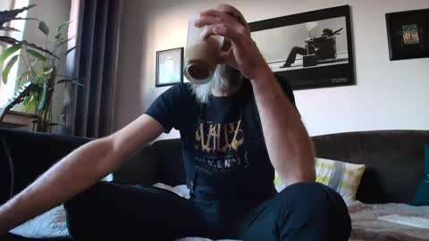 Snapshot of krummersaebel chatting on 02.23.25 krummersaebel online show from 02.23.25