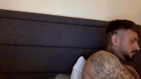 Snapshot of krxt13 chatting on 10.27.25 krxt13 online show from 10.27.25