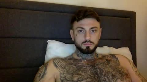 Snapshot of krxt13 chatting on 11.10.25 krxt13 online show from 11.10.25