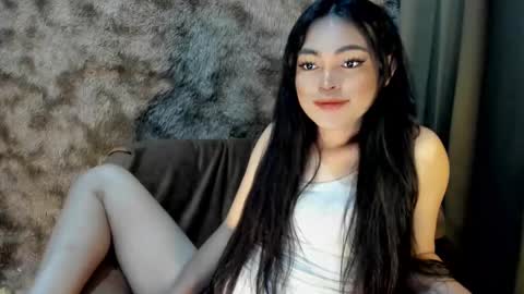Snapshot of krystal_angel chatting on 02.11.25 krystal_angel online show from 02.11.25