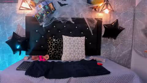 Snapshot of krystal_taylor23 chatting on 10.17.25 Kystal Taylor online show from 10.17.25