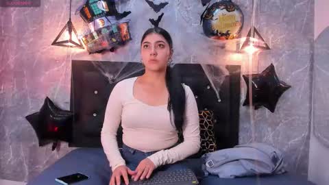 Kystal Taylor online show from 11.01.25