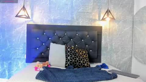 Kystal Taylor online show from 11.23.25