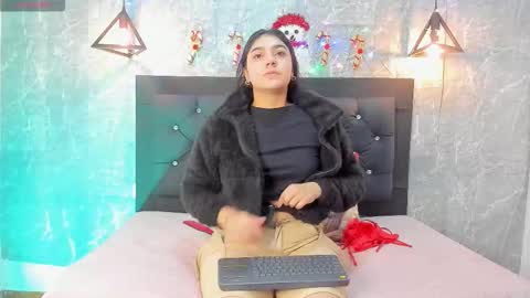 Kystal Taylor online show from 12.04.25