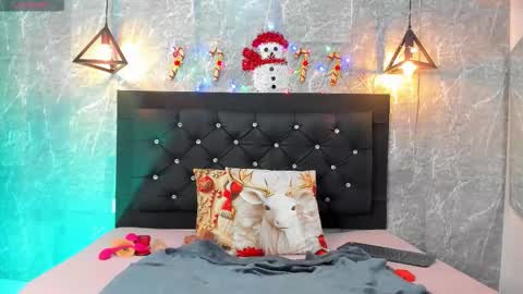 Kystal Taylor online show from 12.05.25