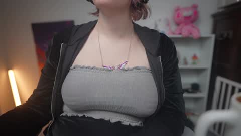 Snapshot of krystalsyxx chatting on 01.26.25 Krystal Syx online show from 01.26.25