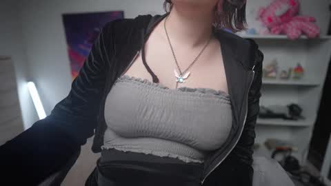 Snapshot of krystalsyxx chatting on 03.08.25 Krystal Syx online show from 03.08.25