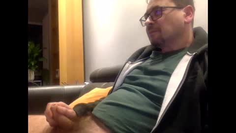 Snapshot of krzysztof1977 chatting on 12.14.24 krzysztof1977 online show from 12.14.24