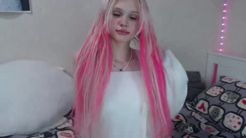 Emilia online show from 02.16.25