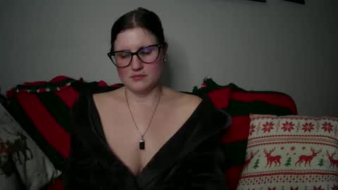 Snapshot of kunzitegoddess chatting on 12.24.24 Samantha online show from 12.24.24