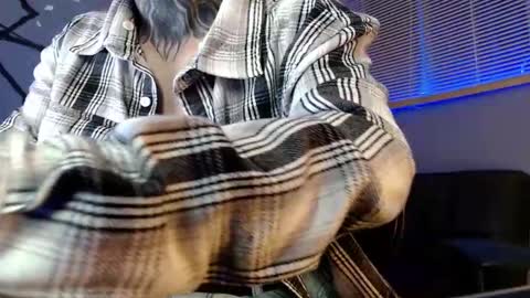 kuregari_xs online show from 10.09.25