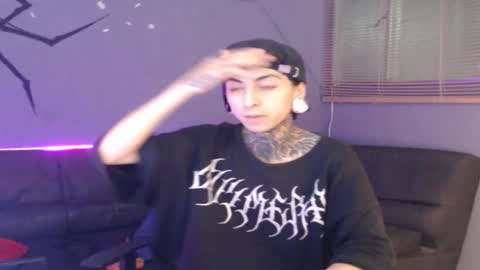 kuregari_xs online show from 11.05.25