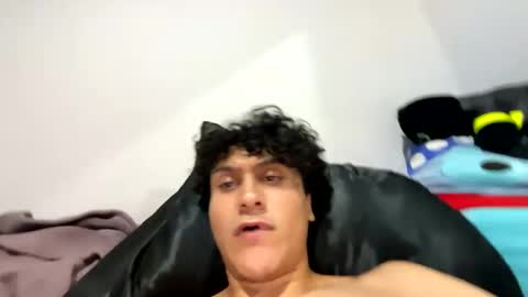 Snapshot of kurlz5stard chatting on 10.08.25 kurlz5stard online show from 10.08.25