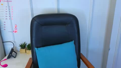 Snapshot of kuro_ren chatting on 10.08.25 Ren online show from 10.08.25