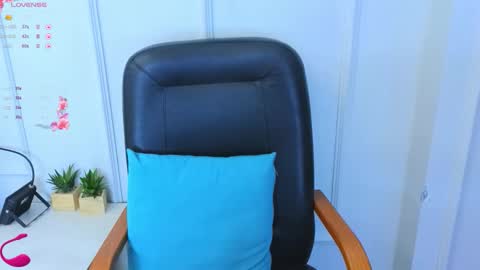 Snapshot of kuro_ren chatting on 10.13.25 Ren online show from 10.13.25