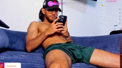 Snapshot of kuzzcoo chatting on 06.26.26 kuzzcoo online show from 06.26.26