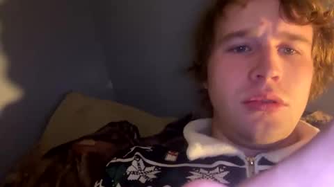 Snapshot of kylelovepussy69 chatting on 02.18.25 kylelovepussy69 online show from 02.18.25