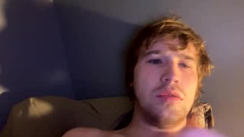 Snapshot of kylelovepussy69 chatting on 02.25.25 kylelovepussy69 online show from 02.25.25