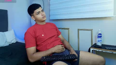 Kyliam online show from 07.07.26